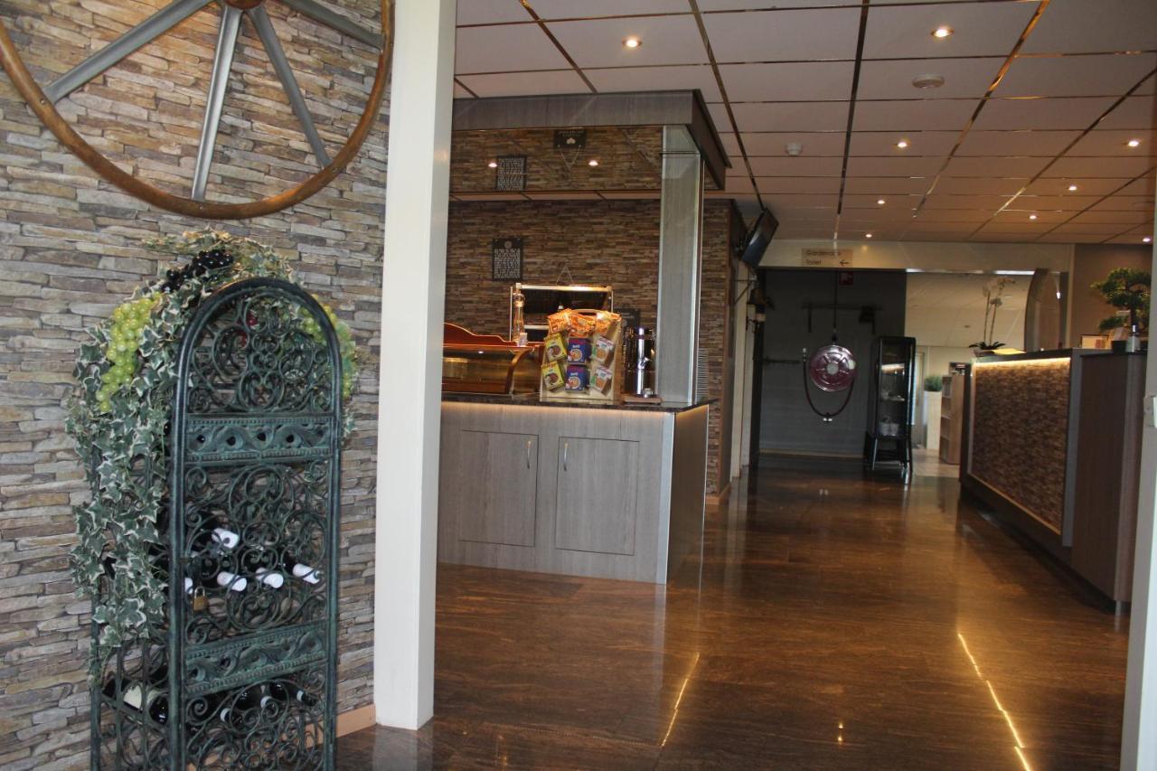 Hotel Restaurant 'T Klokje Ренессе Экстерьер фото