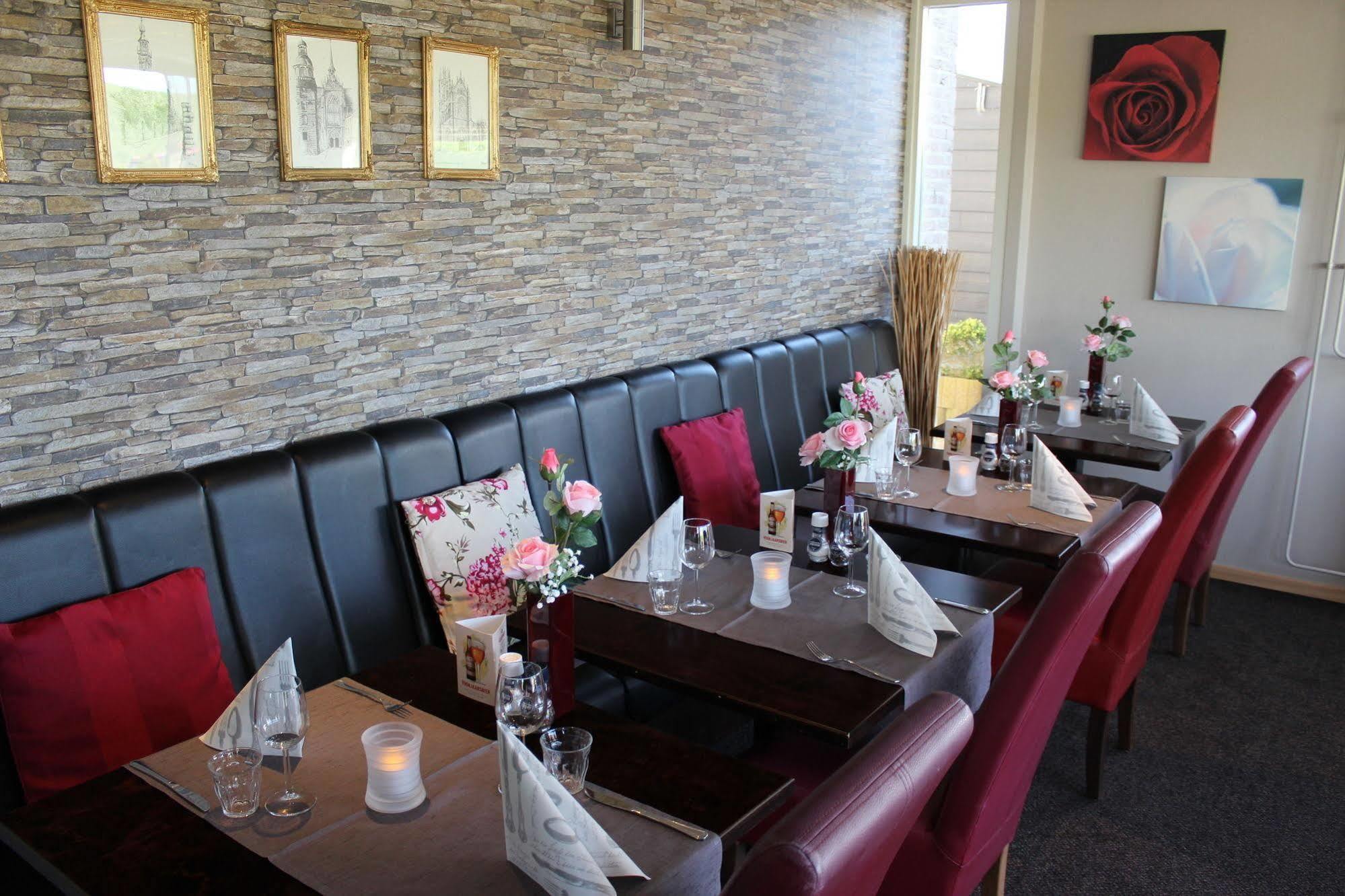 Hotel Restaurant 'T Klokje Ренессе Экстерьер фото
